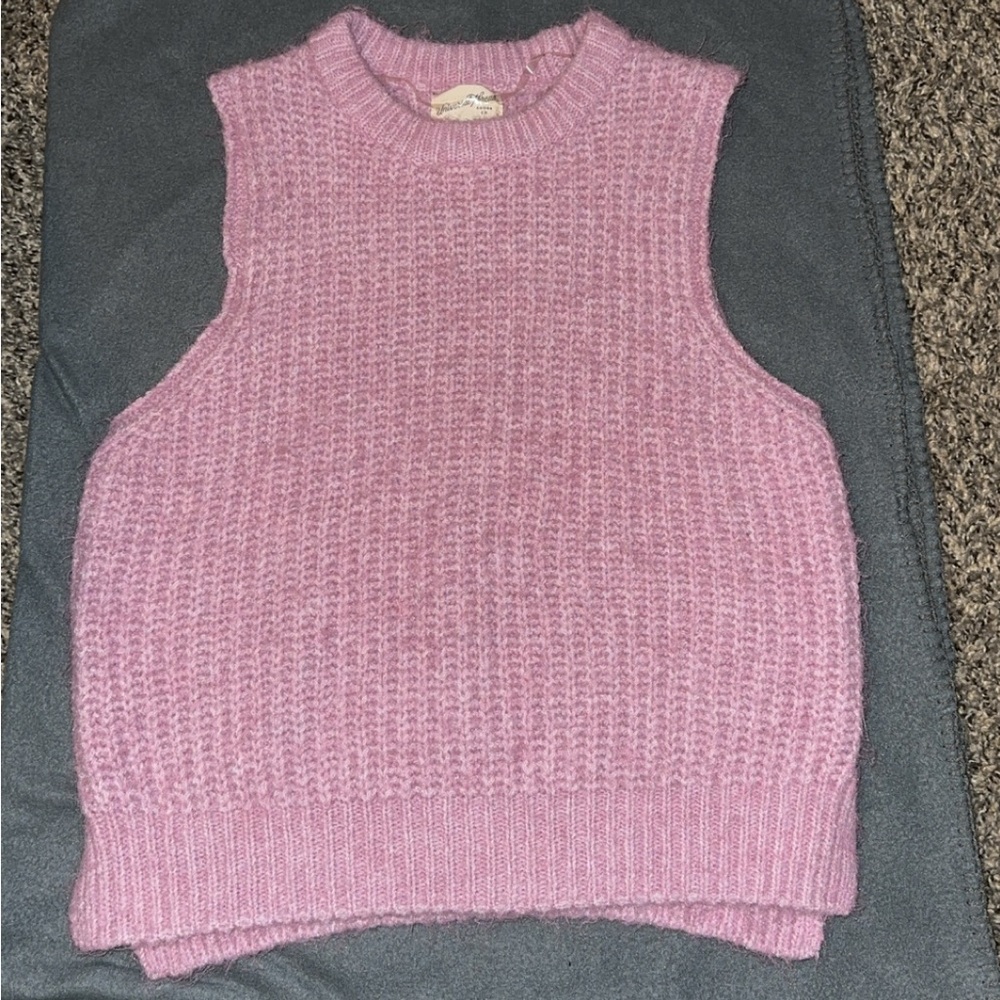 Universal Thread Pink Crew Neck Sweater Vest
